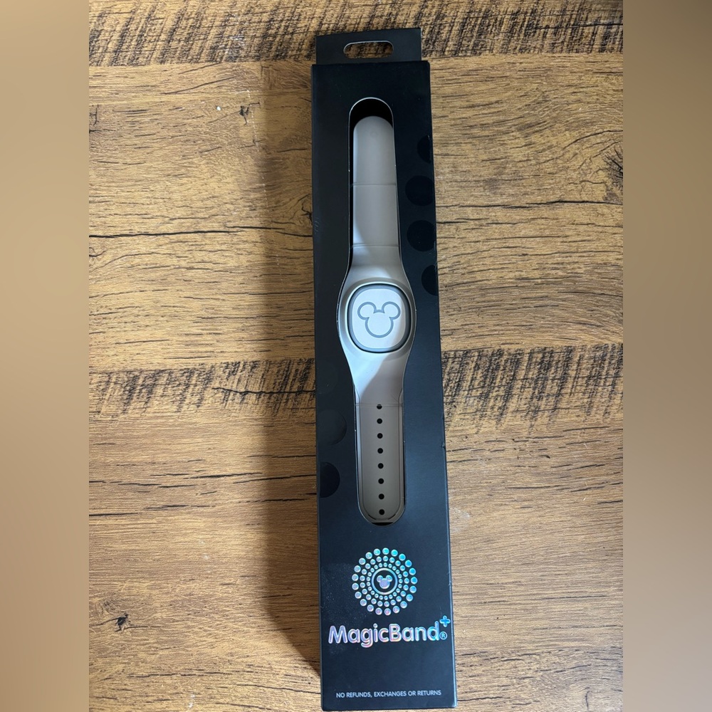 NIB MagicBand Plus
